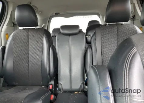 2014 Toyota Sienna Sport z USA, uszkodzony, nr VIN 5TDXK3DC7ES447878